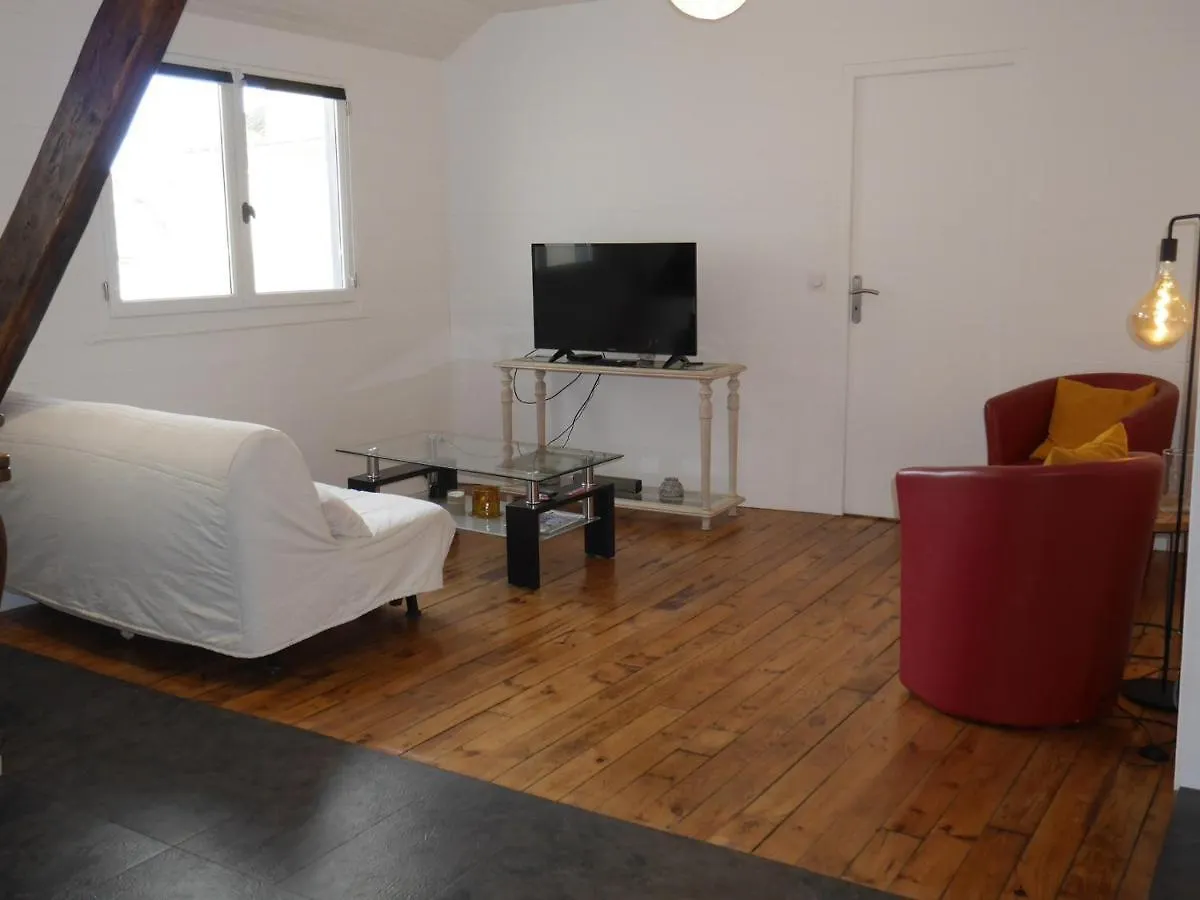 Appartement Renove Au Centre Du Palais, Proche Plage Et Commodites - Fr-1-418-226 0*, Le Palais