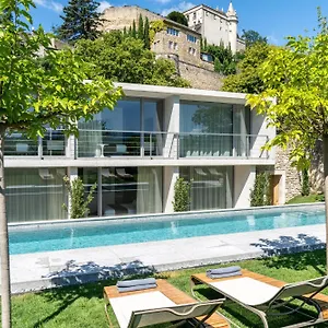Le Pavillon M, Piscine Et Au Pied Du Chateau, Petit-dejeuner Inclus, Parking Prive Couette-café Grignan